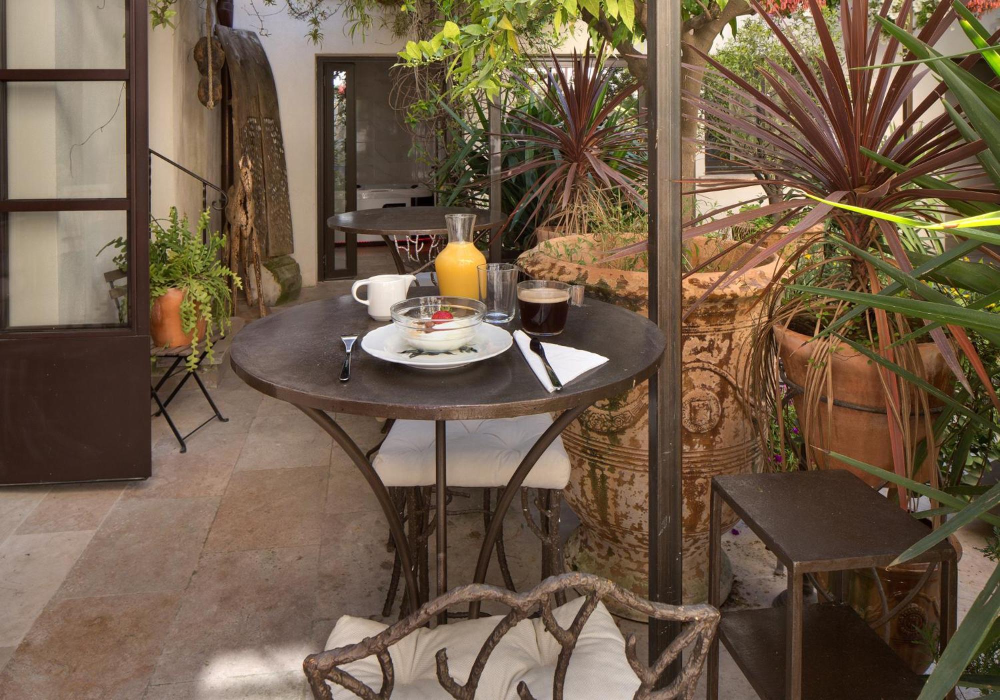 La Maison Des Augustins 4 Stars Spa Et Fitness Avinyon Oda fotoğraf