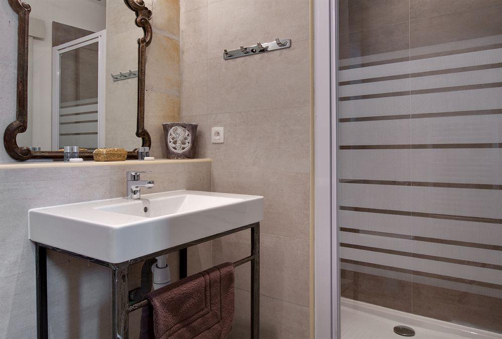 La Maison Des Augustins 4 Stars Spa Et Fitness Avinyon Dış mekan fotoğraf