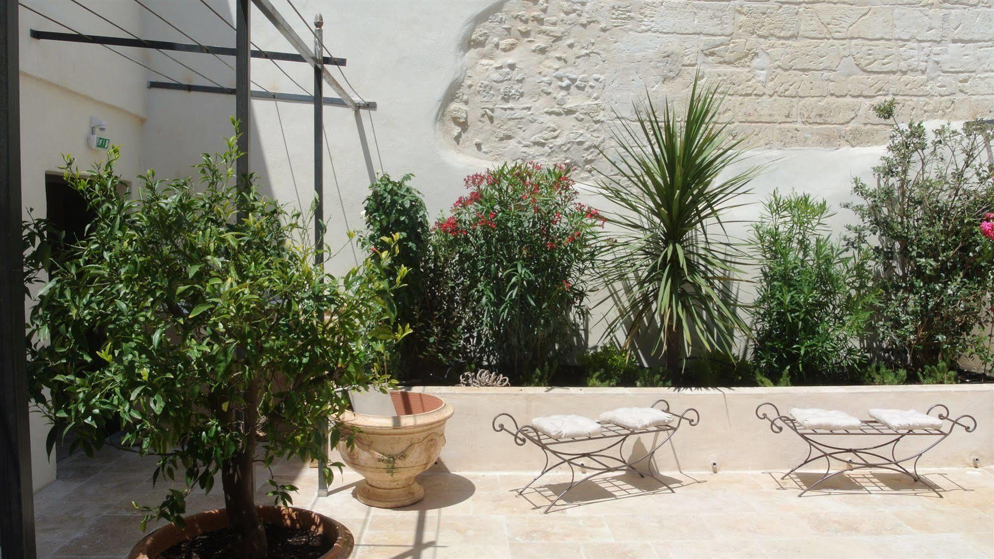 La Maison Des Augustins 4 Stars Spa Et Fitness Avinyon Dış mekan fotoğraf